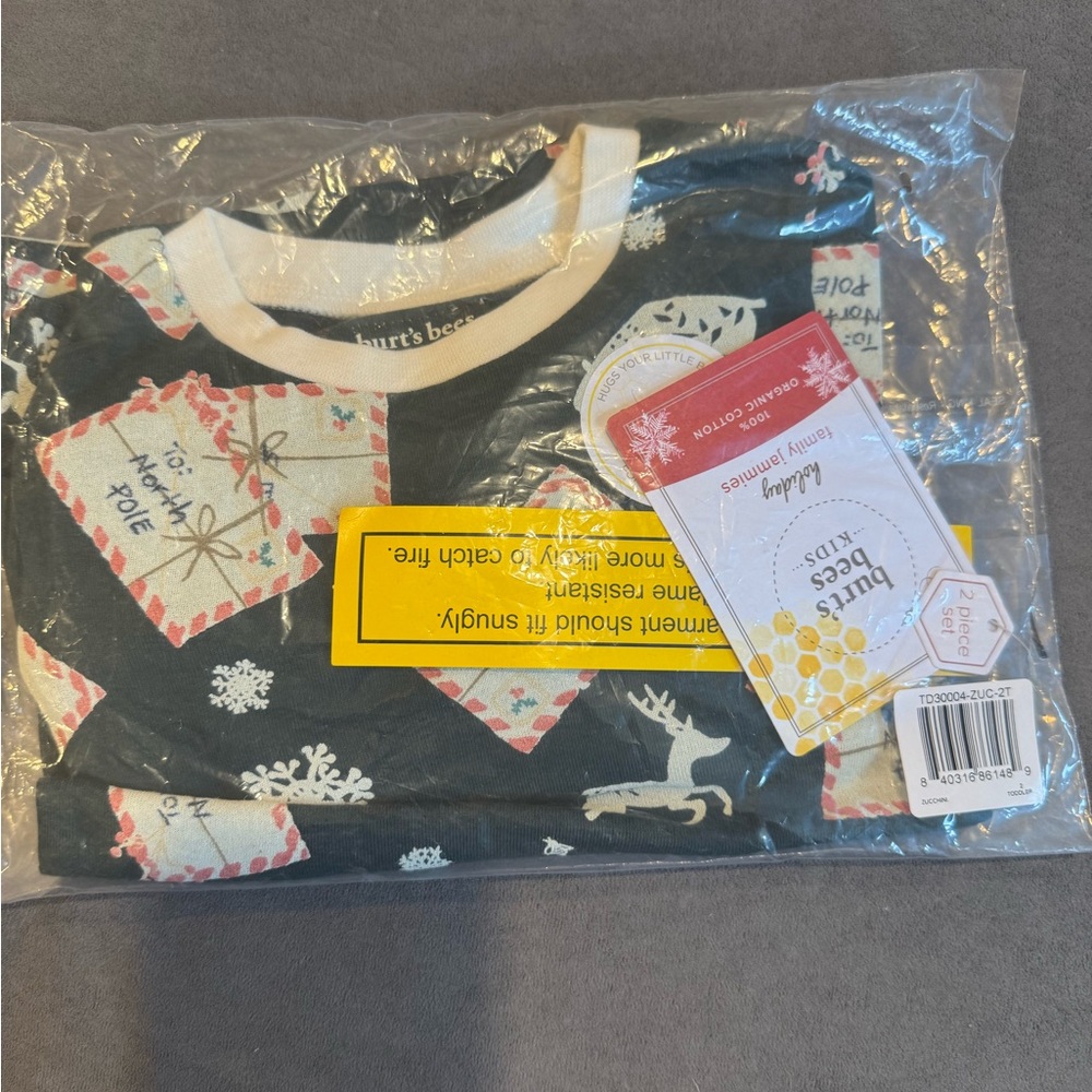 Burt's Bees Black and White Christmas Pajama Set